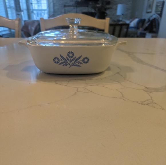 Corningware Other - Vintage Corning Ware 1 Qt Casserole Dish with lid